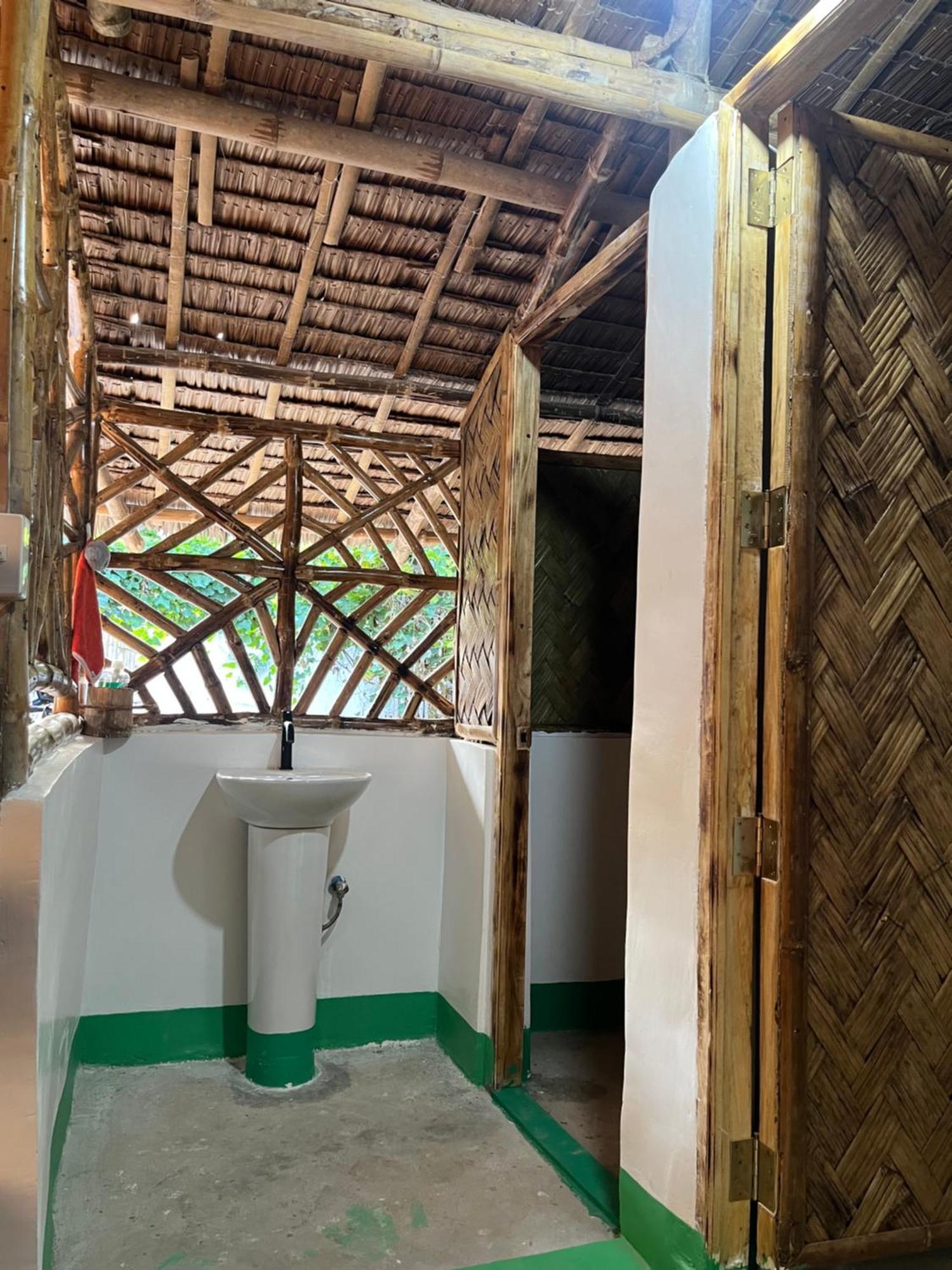 Bamboo Nest Beachfront Пуэрто-Принцеса Экстерьер фото